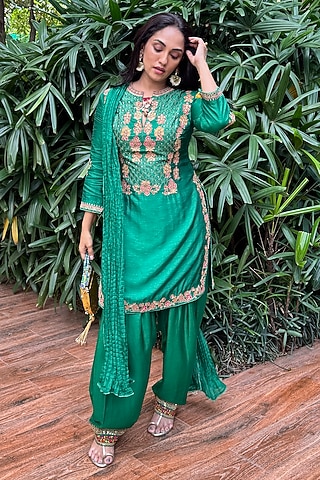Green Vegan Slub Silk Resham Embroidered Kurta Set by SHRADDHA RAMBHIA
