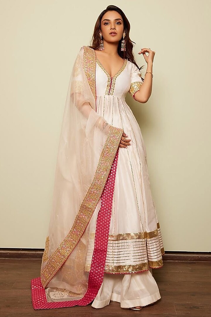 Daisy Ivory Pure Silk Chanderi Gota Patti Embellished Wedding Anarkali Set by Sheetal Batra at Pernia's Pop Up Shop