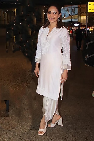 Ivory Chanderi Silk Embroidered Kurta Set by Sheetal Batra