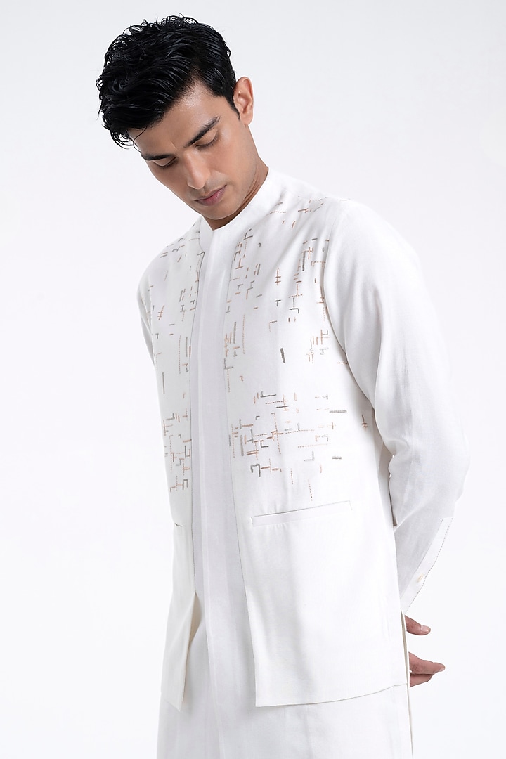 Ivory Cotton Silk Thread Embroidered Kurta Set by Dhruv Vaish at Pernia's Pop Up Shop