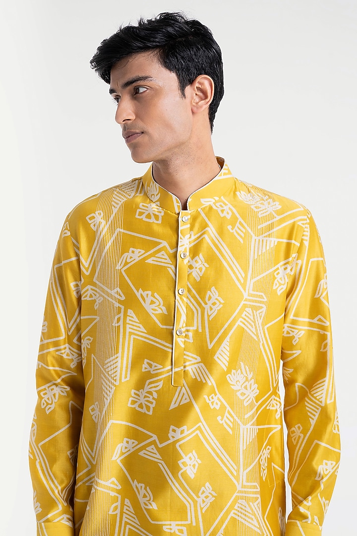 Marigold Chanderi Geometric Printed & Thread Embroidered Kurta Set by Dhruv Vaish at Pernia's Pop Up Shop