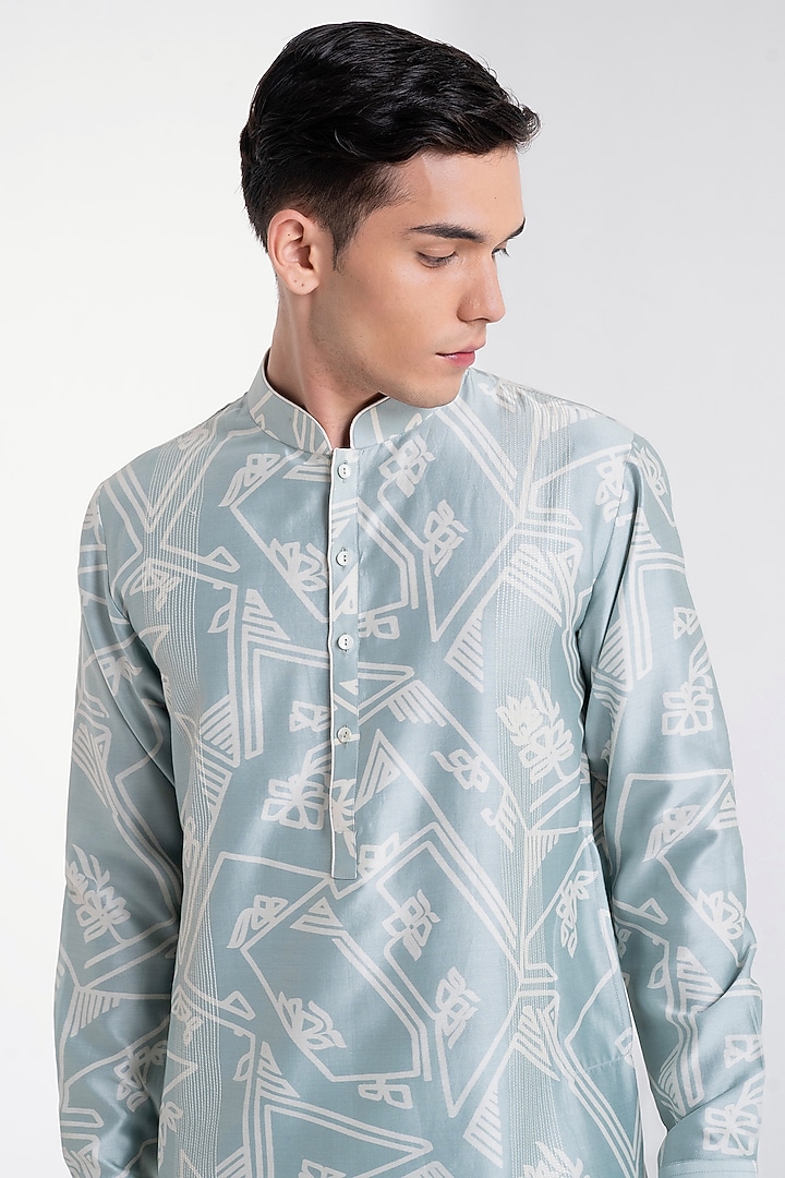 Powder Blue Chanderi Geometric Printed & Thread Embroidered Kurta Set by Dhruv Vaish at Pernia's Pop Up Shop