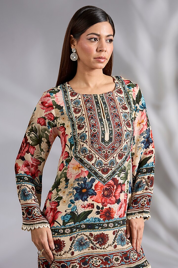Ivory Crepe Floral Digital Printed Kurta Set by CHARU PARASHAR at Pernia's Pop Up Shop