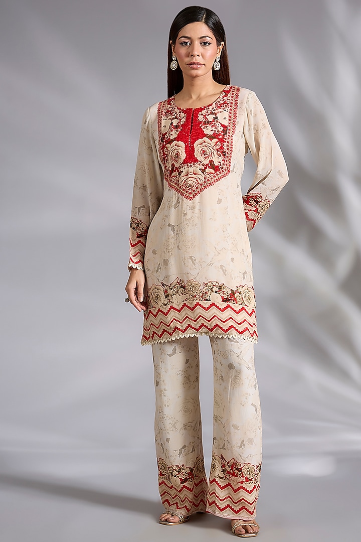 Ivory Crepe Digital Printed Short Kurta Set by CHARU PARASHAR at Pernia's Pop Up Shop