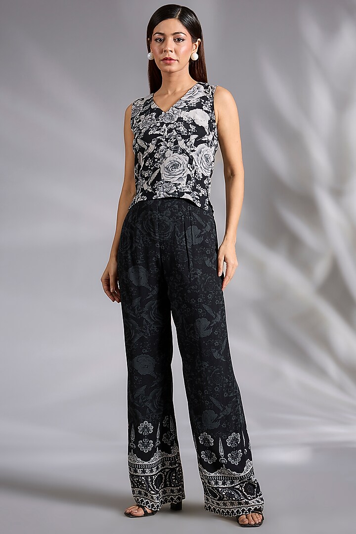 Black & White Crepe Floral Digital Printed Blazer Set by CHARU PARASHAR at Pernia's Pop Up Shop