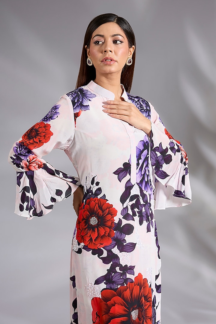 Ivory Georgette Floral Digital Printed Kurta Set by CHARU PARASHAR at Pernia's Pop Up Shop