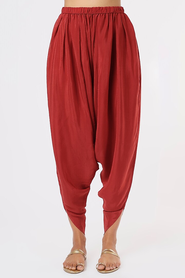 Red High-Low Digital Printed Kaftan Set by CHARU PARASHAR at Pernia's Pop Up Shop