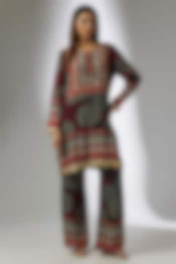 Grey Crepe Digital Printed & Hand Embroidered Short Kurta Set by CHARU PARASHAR at Pernia's Pop Up Shop