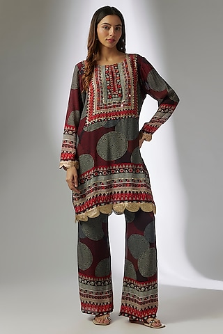 Grey Crepe Digital Printed & Hand Embroidered Short Kurta Set by CHARU PARASHAR