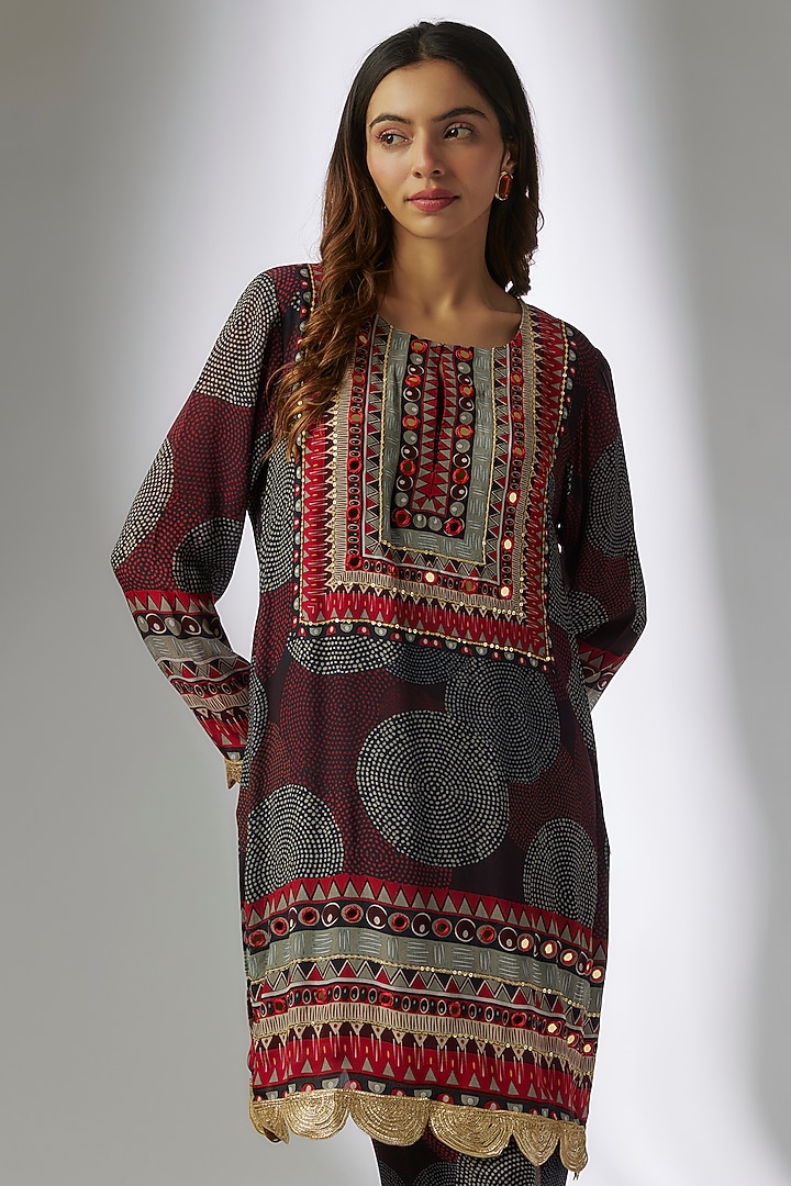 Grey Crepe Digital Printed & Hand Embroidered Short Kurta Set by CHARU PARASHAR at Pernia's Pop Up Shop