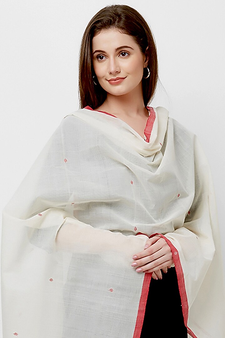 White Handwoven Dupatta by Crafts Collection at Pernia's Pop Up Shop
