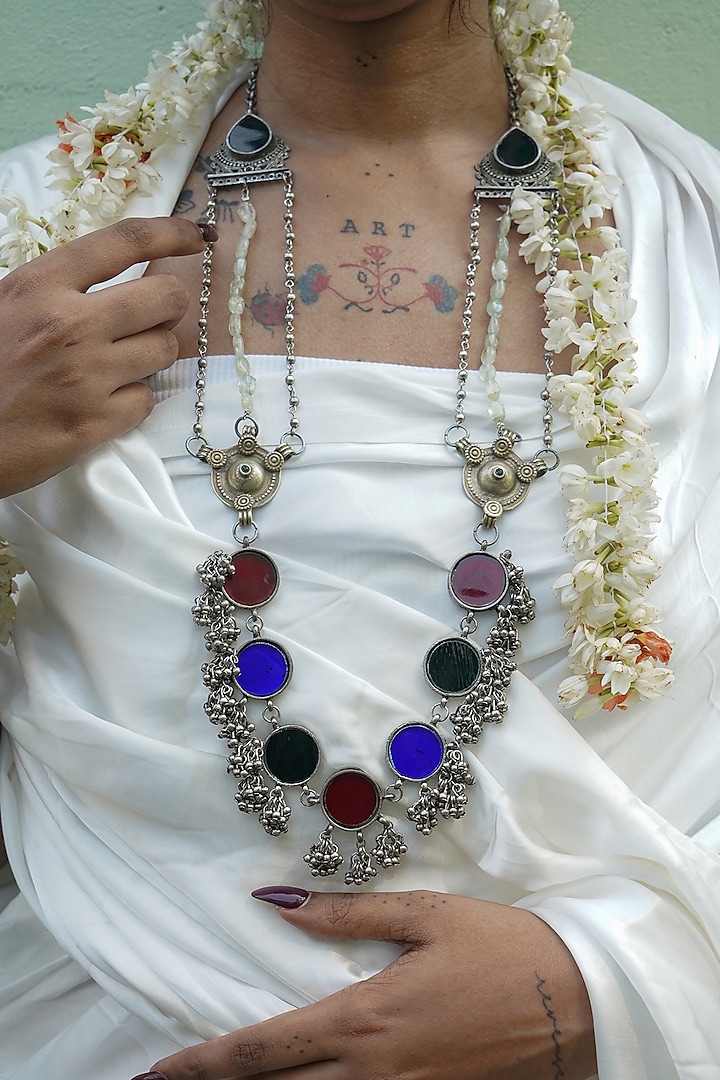 Two-Tone Finish Aquamarine Semi-Precious Stones & Beaded Chain Chakra Bindi Choker Necklace by creyonsbymansi