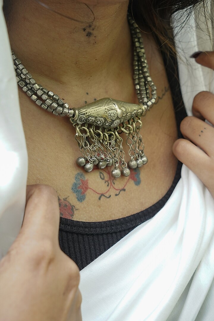 Two-Tone Finish Silver Stone Beads Kuchi Choker Necklace by creyonsbymansi at Pernia's Pop Up Shop