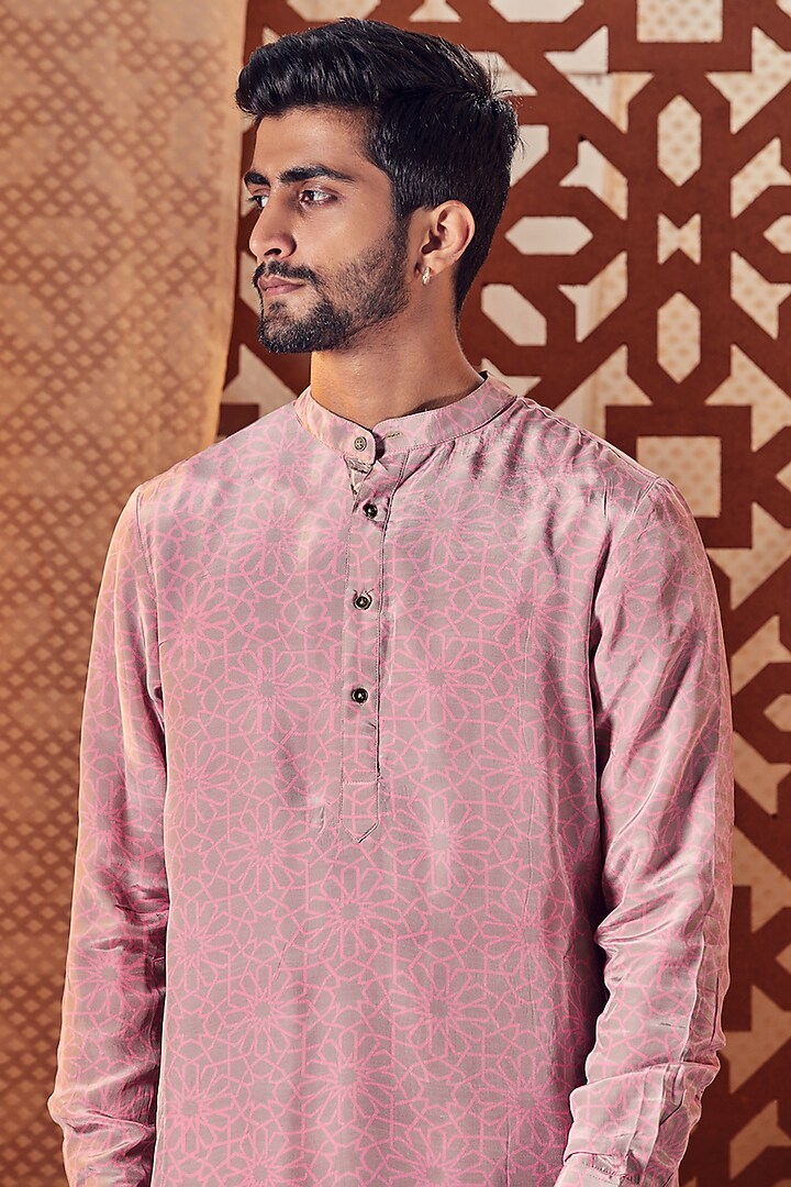 Pink Crepe Printed Kurta Set by Charkhee Men at Pernia's Pop Up Shop