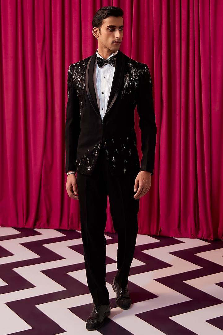 Black Textured Suiting Embroidered Tuxedo Set by Contrast By Parth at Pernia's Pop Up Shop