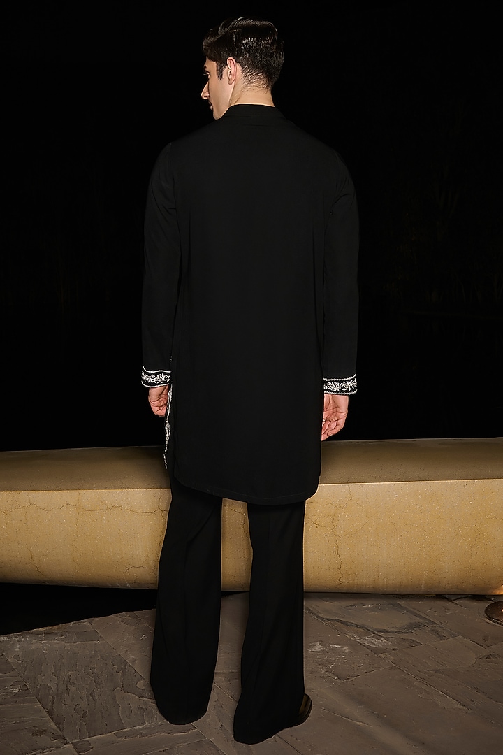 Black Tokyo Silk Resham Embellished Kurta Set by Contrast By Parth at Pernia's Pop Up Shop
