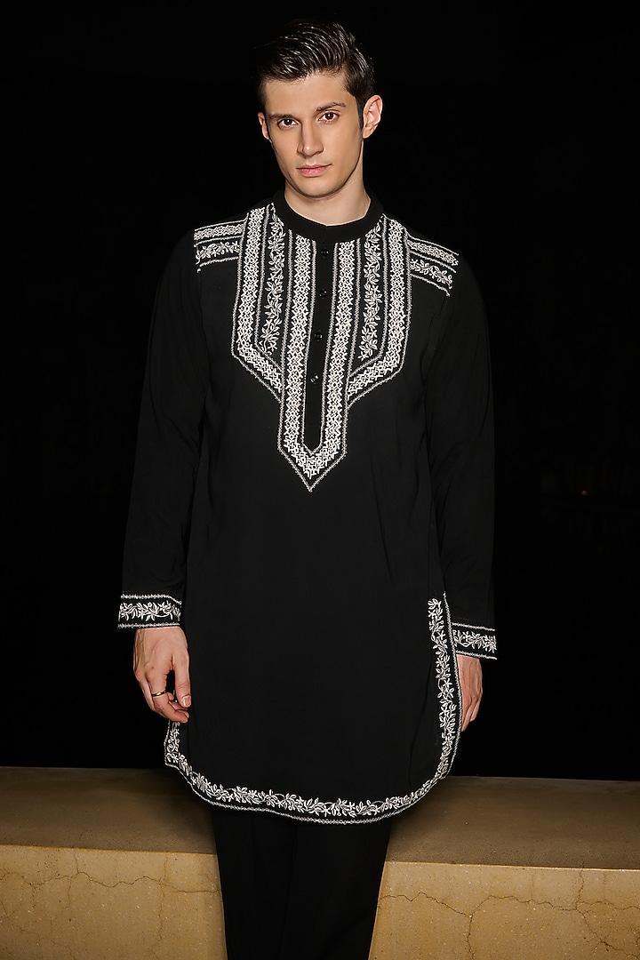 Black Tokyo Silk Resham Embellished Kurta Set by Contrast By Parth at Pernia's Pop Up Shop