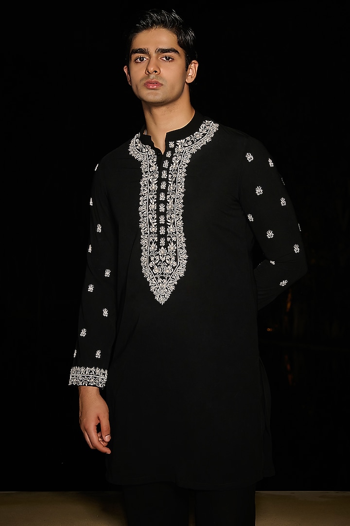 Black Tokyo Silk Resham Embellished Kurta Set by Contrast By Parth at Pernia's Pop Up Shop
