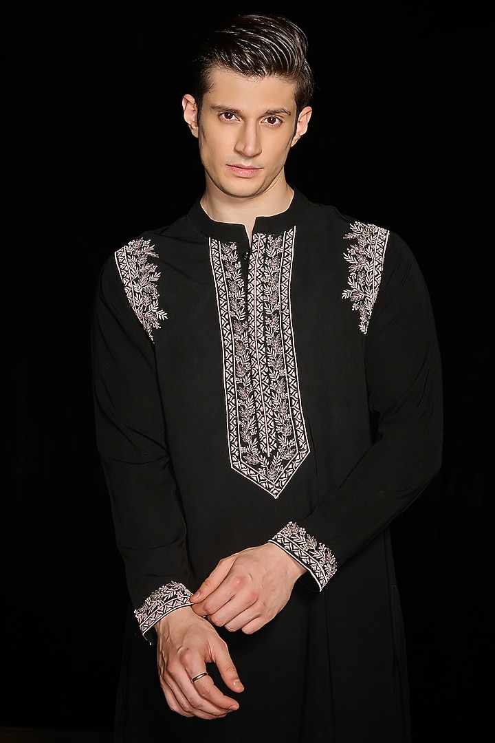 Black Tokyo Silk Resham Embellished Kurta Set by Contrast By Parth at Pernia's Pop Up Shop
