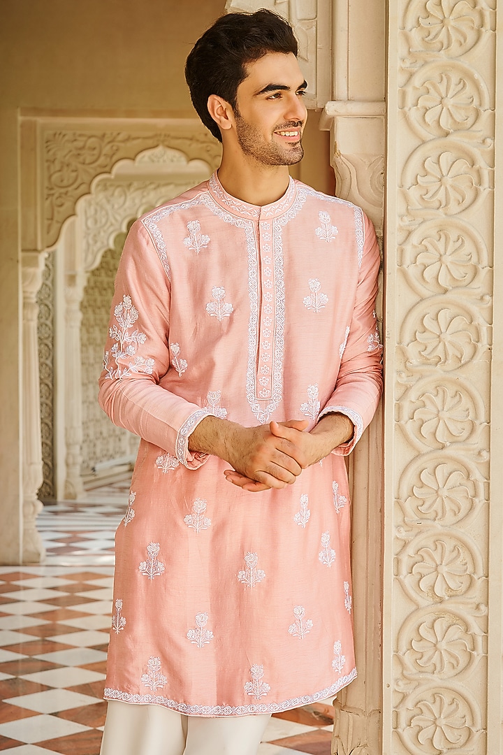 Light Pink Slub Silk Floral Embroidered Kurta Set by Contrast By Parth at Pernia's Pop Up Shop