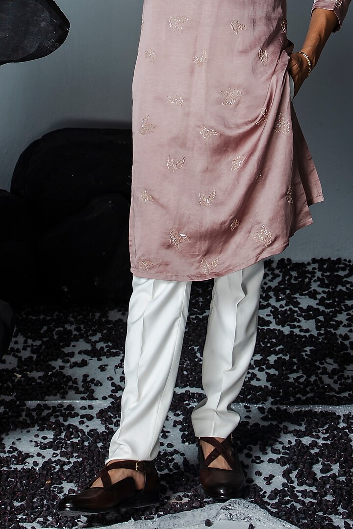 Mauve Linen Silk Hand Embroidered Kurta Set by Contrast By Parth at Pernia's Pop Up Shop