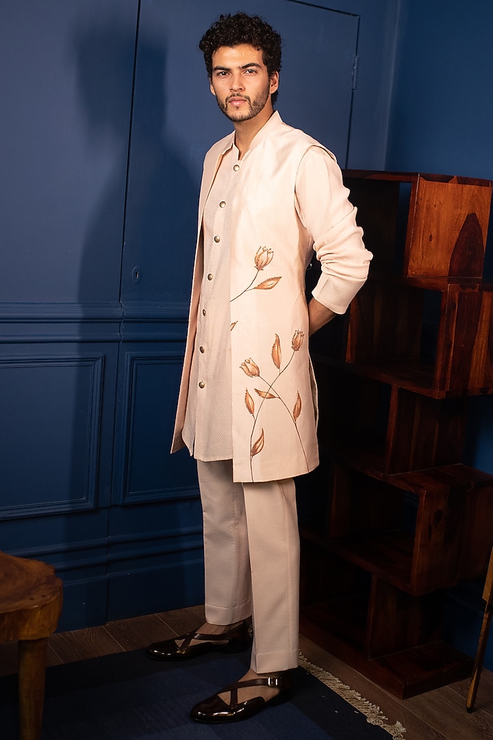 Peach Silk Hand Painted Jacket Set by Contrast By Parth at Pernia's Pop Up Shop