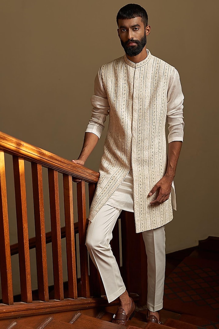 Off-White Embroidered Bundi Set by Contrast By Parth