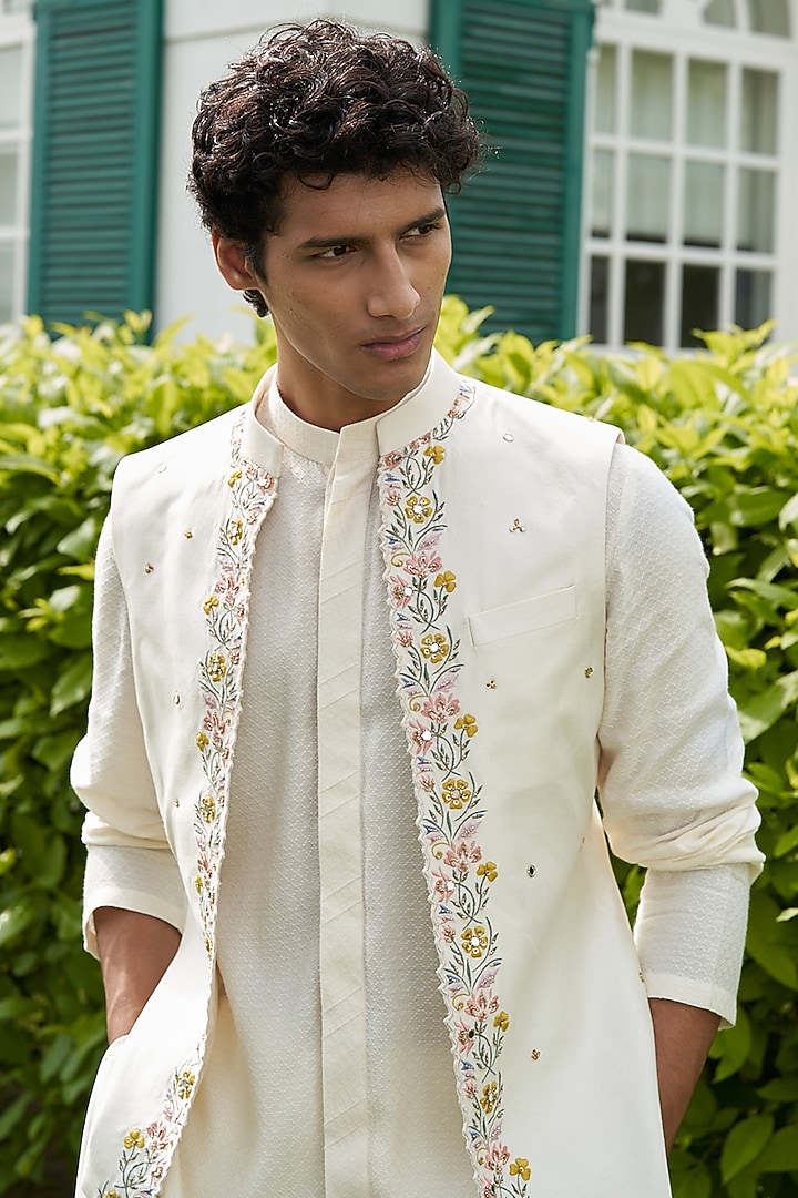 Off-White Pure Silk Floral Embroidered Jacket Set by Contrast By Parth at Pernia's Pop Up Shop