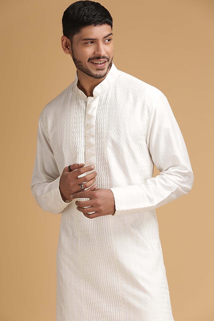 Off White Pintux Kurta Set by Chatenya Mittal at Pernia's Pop Up Shop