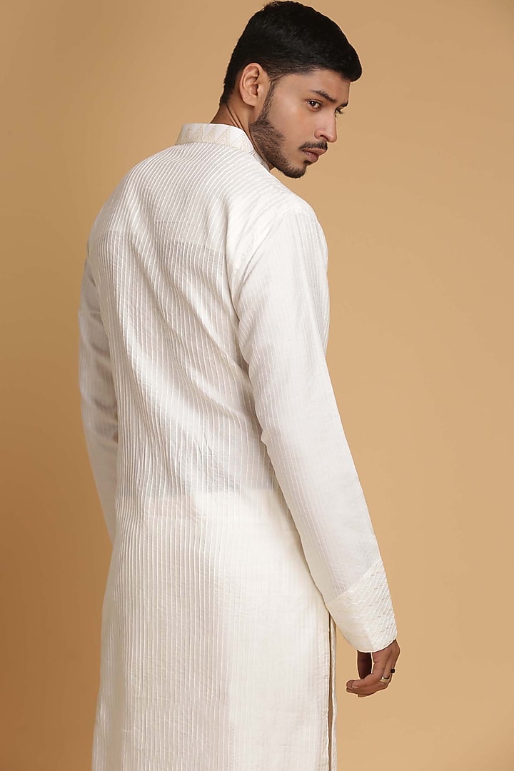 Off White Pintux Kurta Set by Chatenya Mittal at Pernia's Pop Up Shop