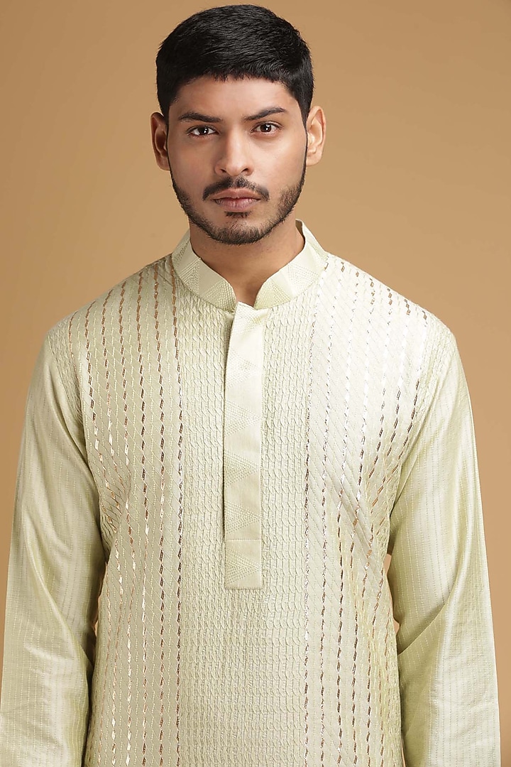 Ivory Pintux Kurta Set by Chatenya Mittal at Pernia's Pop Up Shop