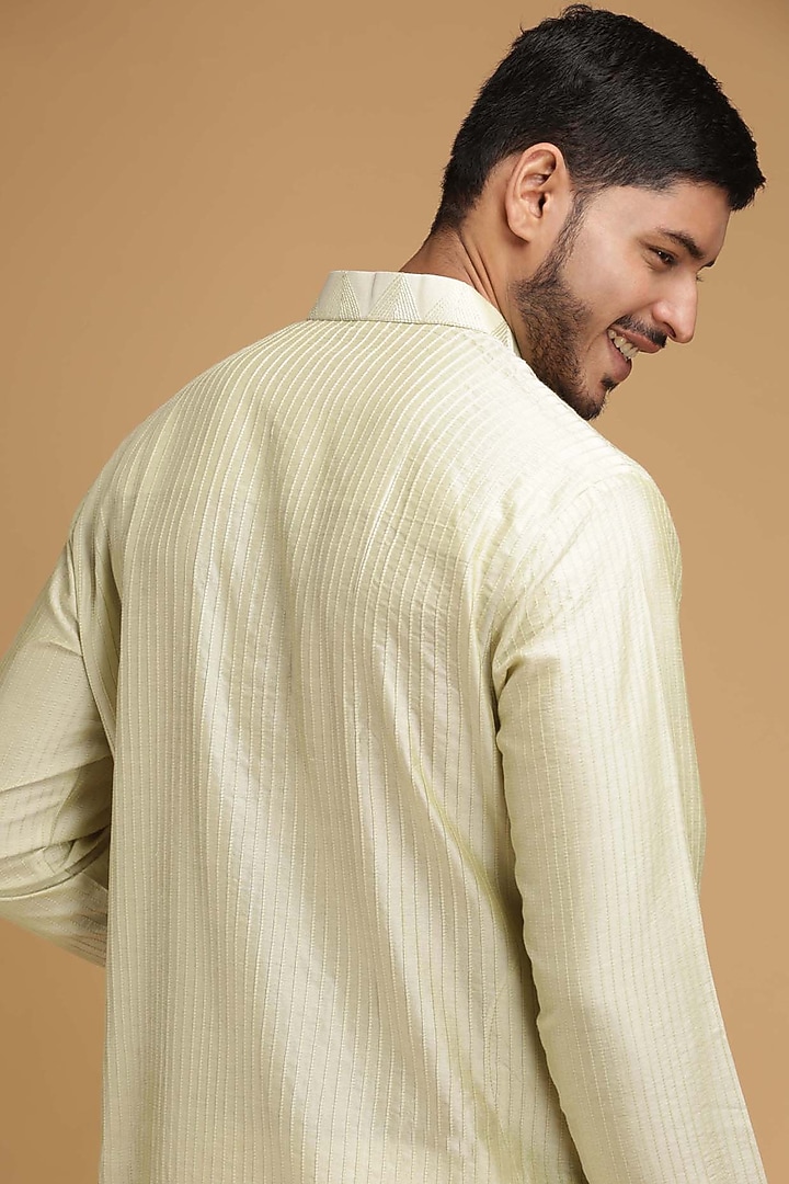 Ivory Pintux Kurta Set by Chatenya Mittal at Pernia's Pop Up Shop