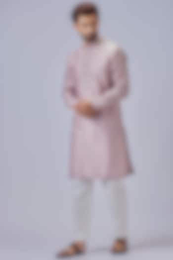 Mauve Silk Kurta Set by Chatenya Mittal at Pernia's Pop Up Shop