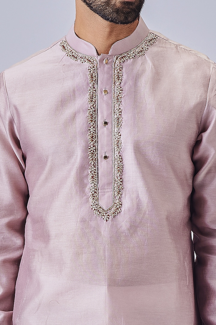 Mauve Silk Kurta Set by Chatenya Mittal at Pernia's Pop Up Shop