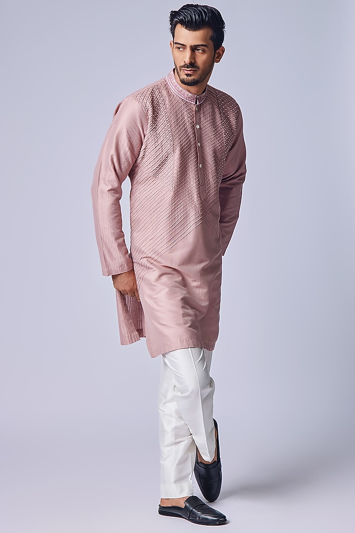 Pink Cotton Silk Embroidered Kurta Set by Chatenya Mittal at Pernia's Pop Up Shop