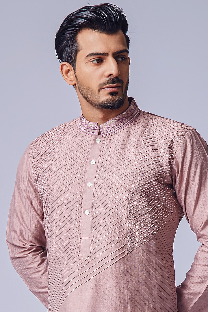 Pink Cotton Silk Embroidered Kurta Set by Chatenya Mittal at Pernia's Pop Up Shop