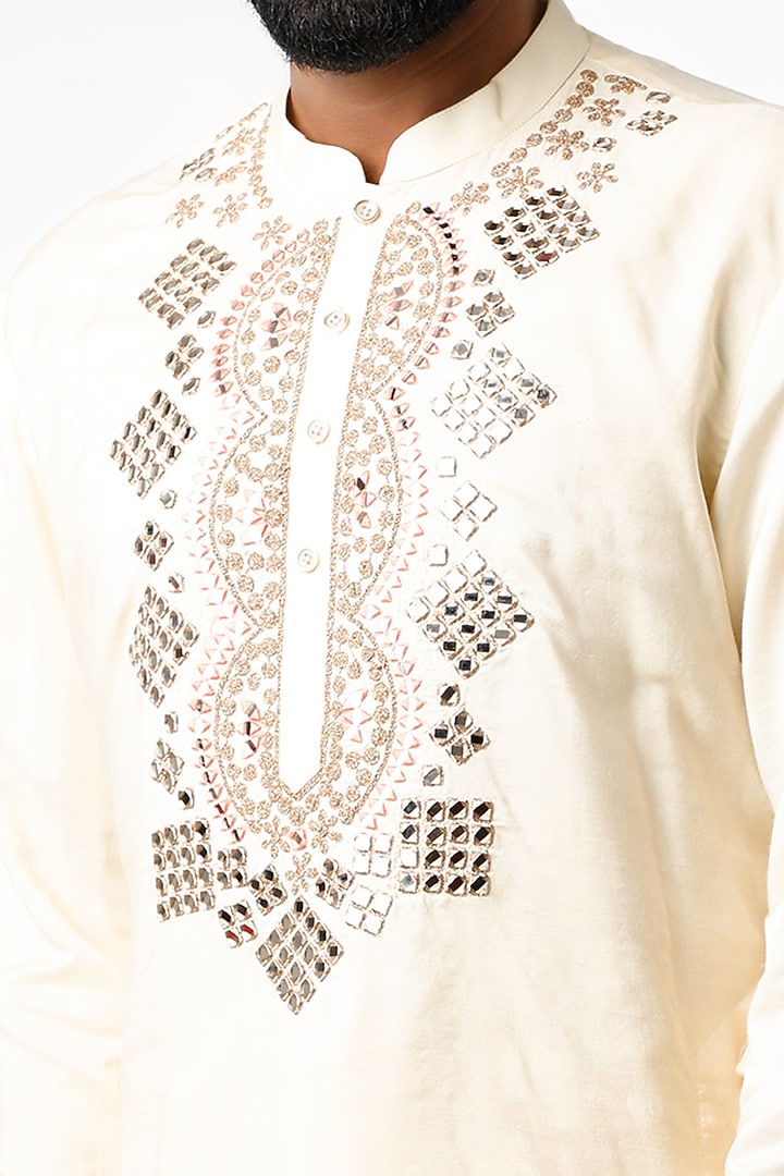 Beige Kurta Set With Mirror Work by Chatenya Mittal at Pernia's Pop Up Shop