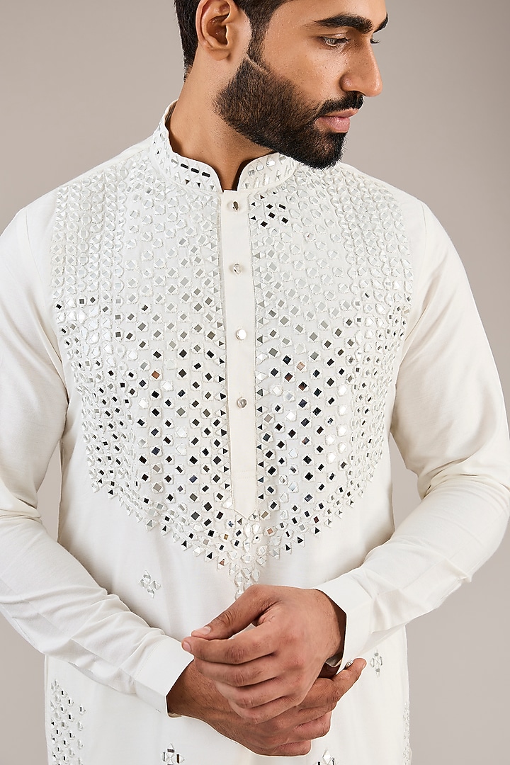 Off-White Cotton Silk Mirror Embroidered Kurta Set by Chatenya Mittal at Pernia's Pop Up Shop
