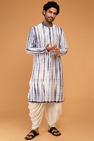 Navy Blue Silk Blend Embroidered Kurta Set by Chatenya Mittal