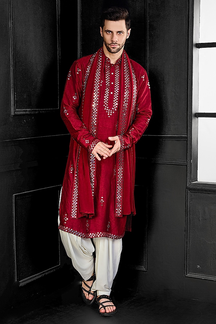 Maroon Silk Blend Mirror Embroidered Kurta Set by Chatenya Mittal at Pernia's Pop Up Shop