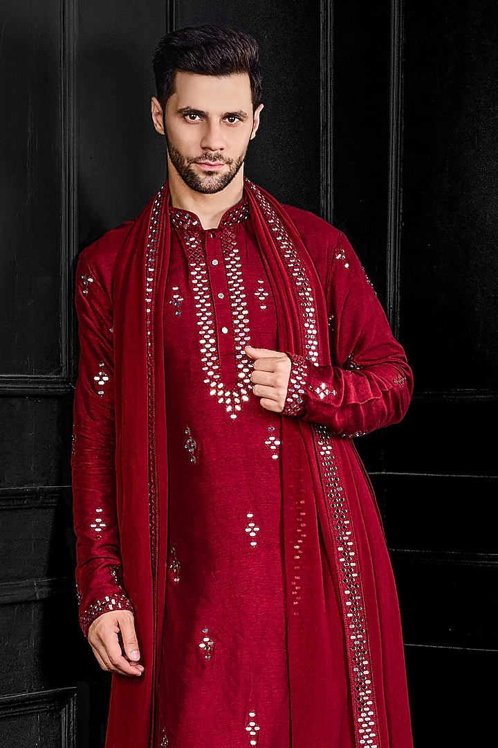 Maroon Silk Blend Mirror Embroidered Kurta Set by Chatenya Mittal at Pernia's Pop Up Shop