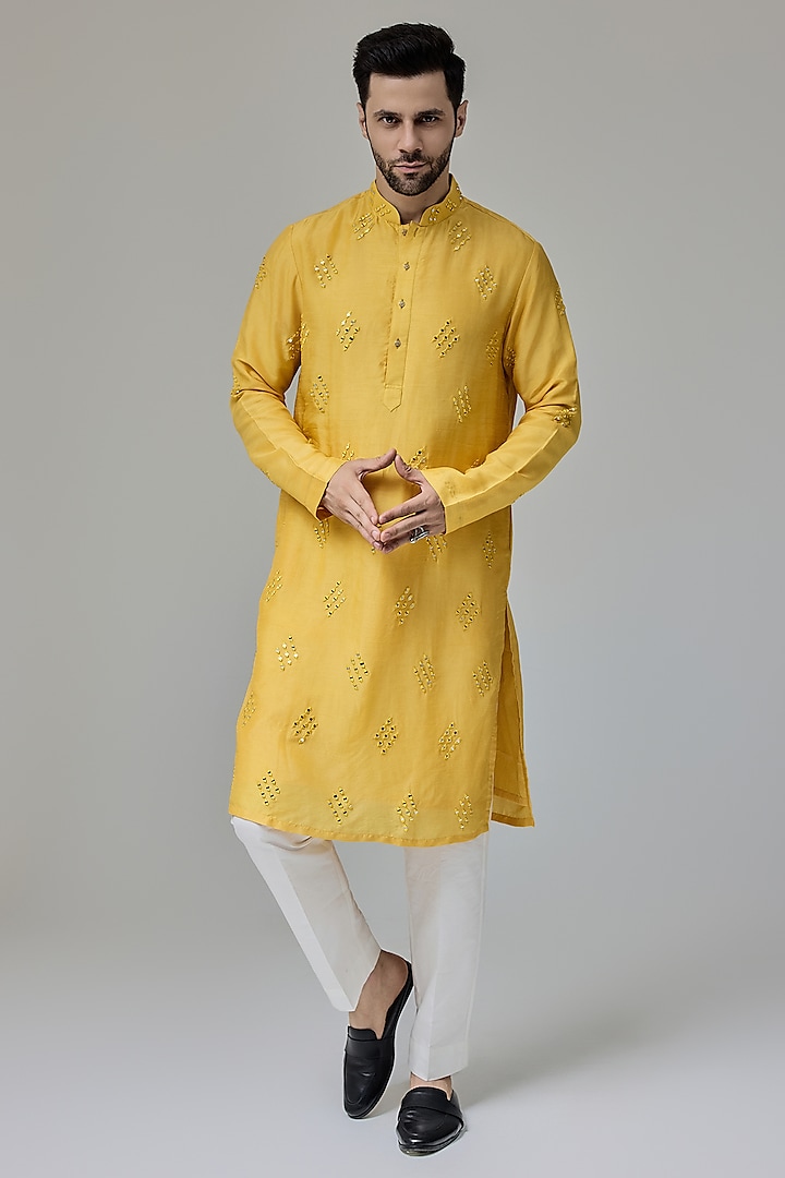 Yellow Cotton Silk Mirror Work Kurta Set by Chatenya Mittal at Pernia's Pop Up Shop