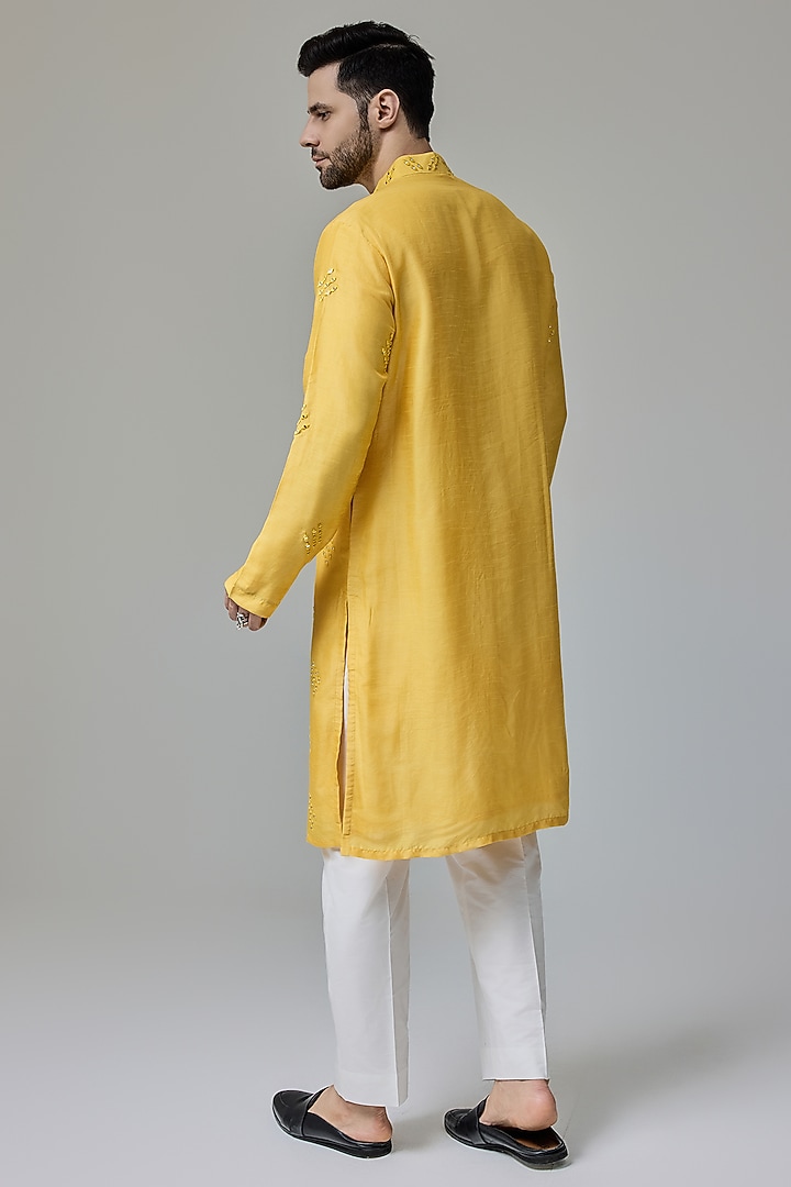 Yellow Cotton Silk Mirror Work Kurta Set by Chatenya Mittal at Pernia's Pop Up Shop