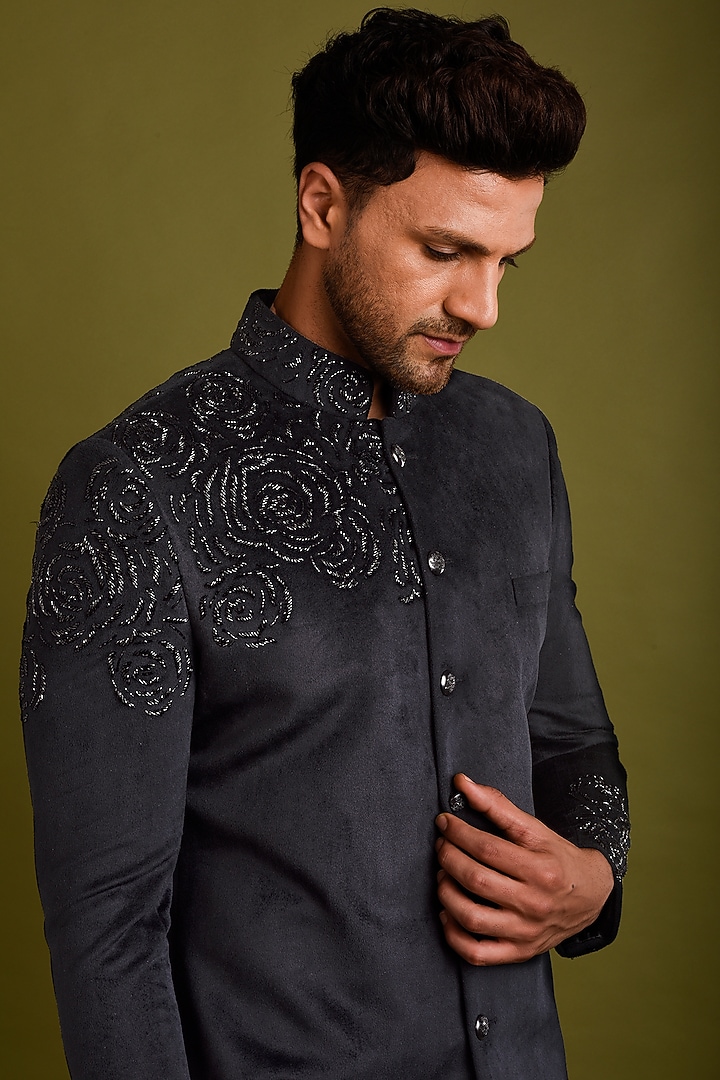 Black Embroidered sherwani Set by Chatenya Mittal at Pernia's Pop Up Shop