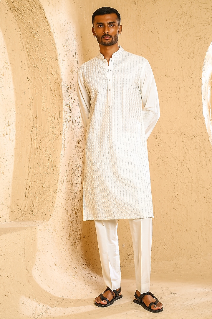 Off-White Cotton Silk Kurta Set by Chatenya Mittal at Pernia's Pop Up Shop