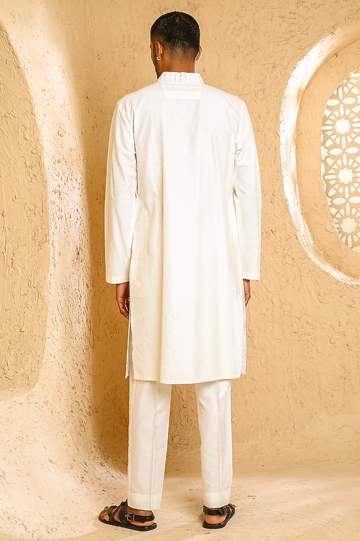 Off-White Cotton Silk Kurta Set by Chatenya Mittal at Pernia's Pop Up Shop