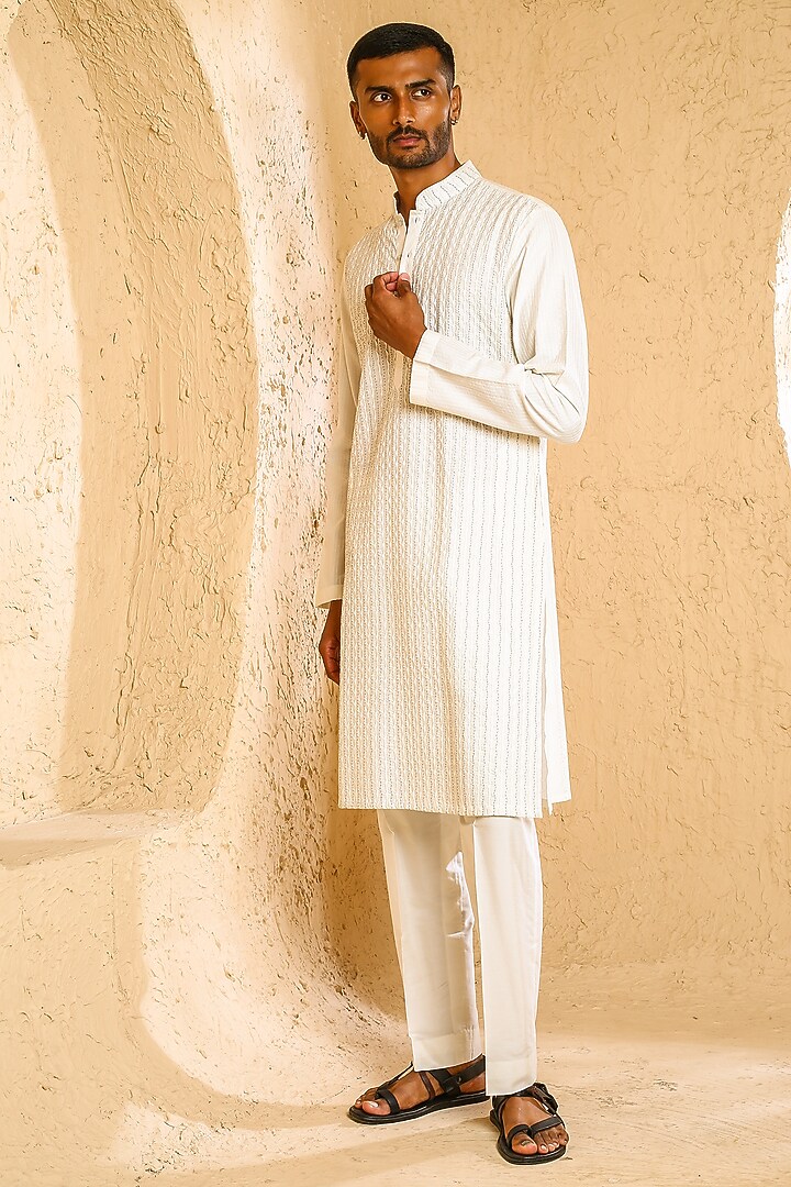 Off-White Cotton Silk Kurta Set by Chatenya Mittal at Pernia's Pop Up Shop