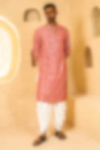 Dark Pink Silk Blend Mirror Work Kurta Set by Chatenya Mittal at Pernia's Pop Up Shop