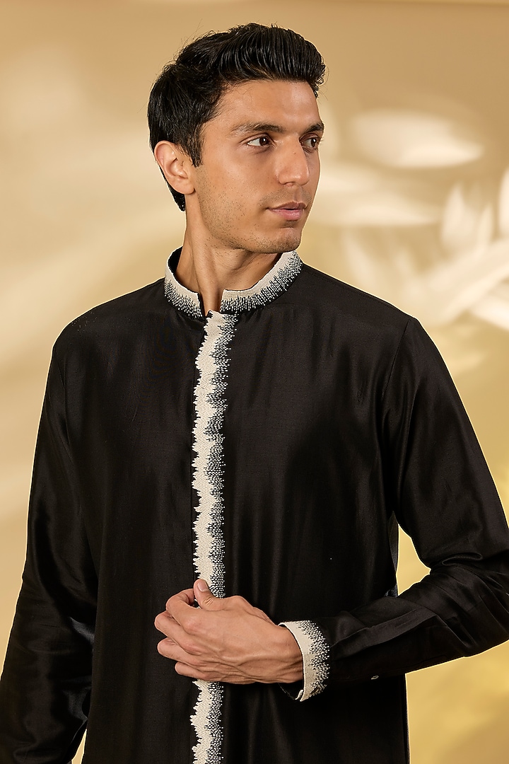Black Chanderi Embroidered Kurta Set by Countrymade at Pernia's Pop Up Shop