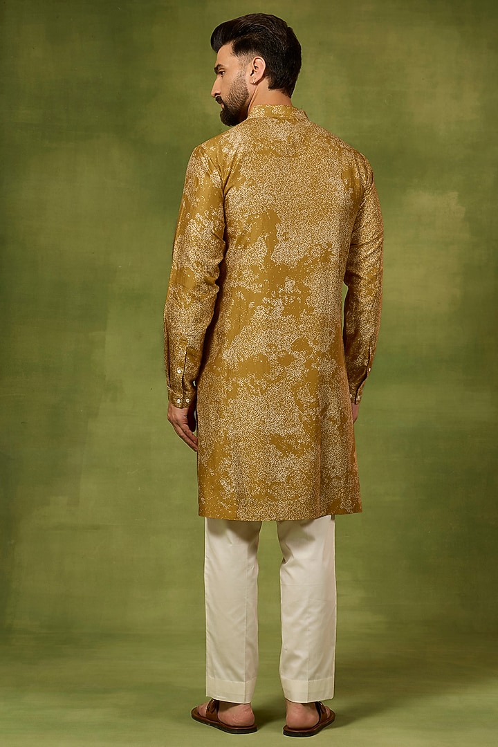 Mustard Chanderi Sandstorm Printed Kurta by Countrymade at Pernia's Pop Up Shop